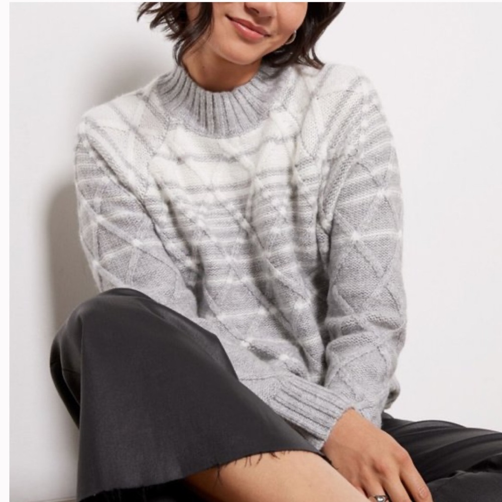 EVEREVE Leena Faded Criss Cross Mock Neck sweater